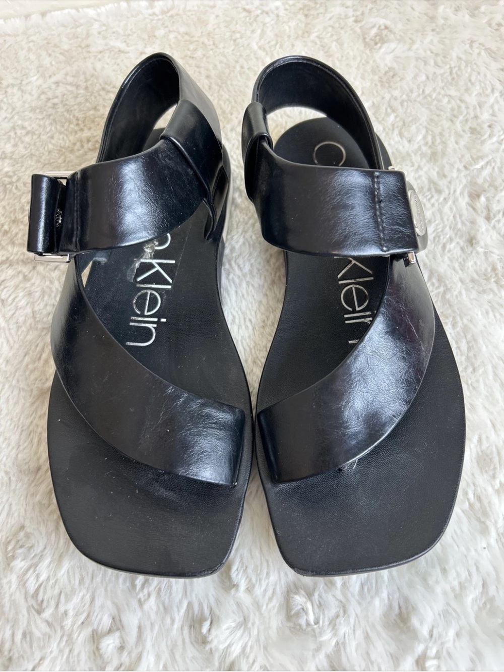 Calvin Klein Sandals Womens Size 6.5 Rikki Flat Black Adjustable Snap Buckle